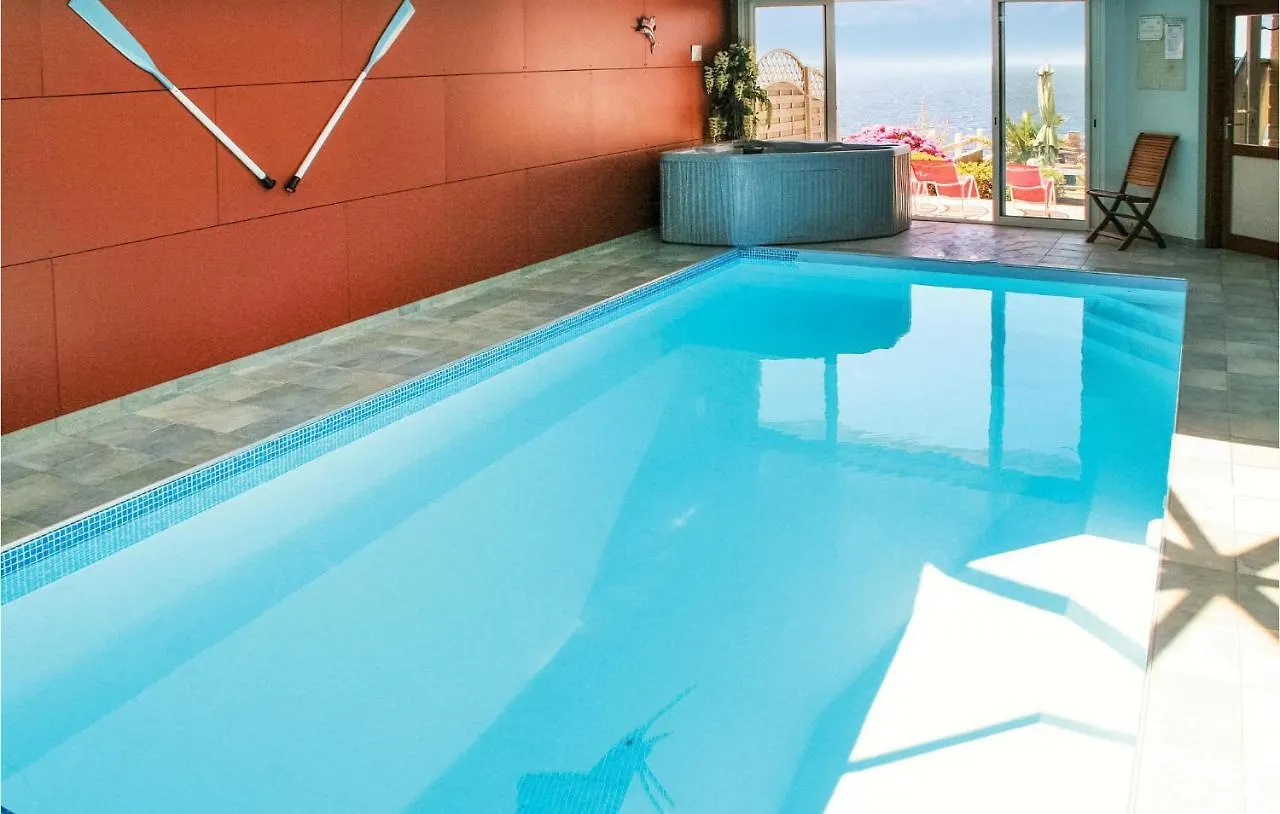 Semesterbostad Stunning Home In Moelan Sur Mer