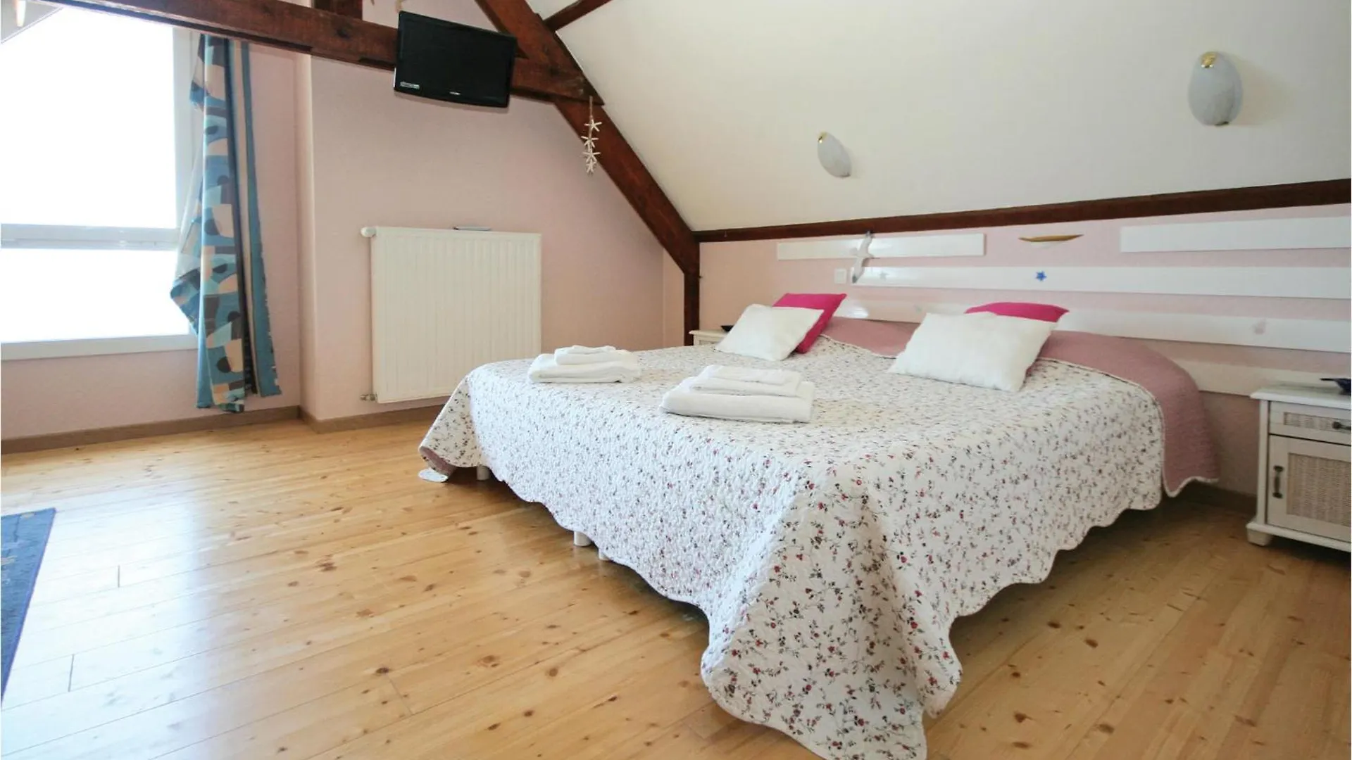 Stunning Home In Moelan Sur Mer